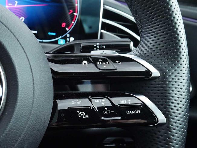 MERCEDES-BENZ E Class Photo 15
