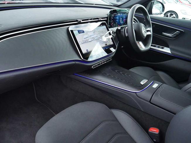 MERCEDES-BENZ E Class Photo 3