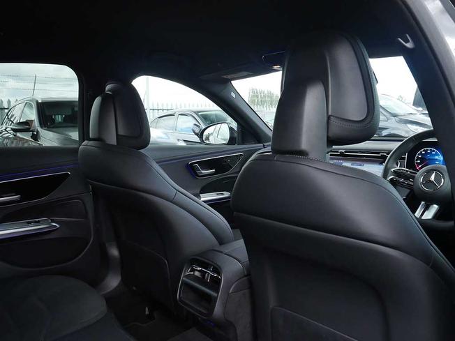 MERCEDES-BENZ E Class Photo 42