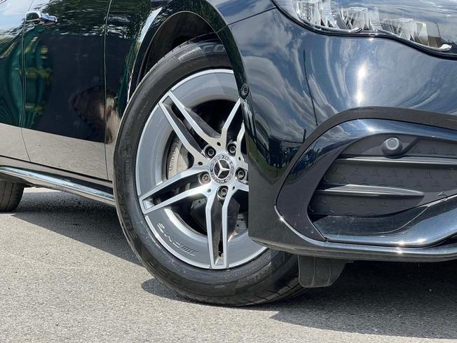 MERCEDES-BENZ E Class Photo 14