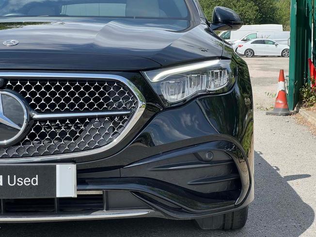 MERCEDES-BENZ E Class Photo 19