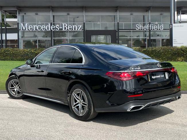 MERCEDES-BENZ E Class Photo 2
