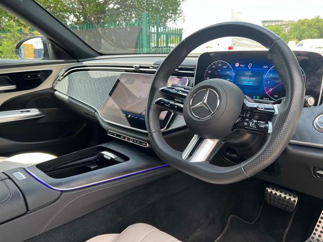 MERCEDES-BENZ E Class Photo 20