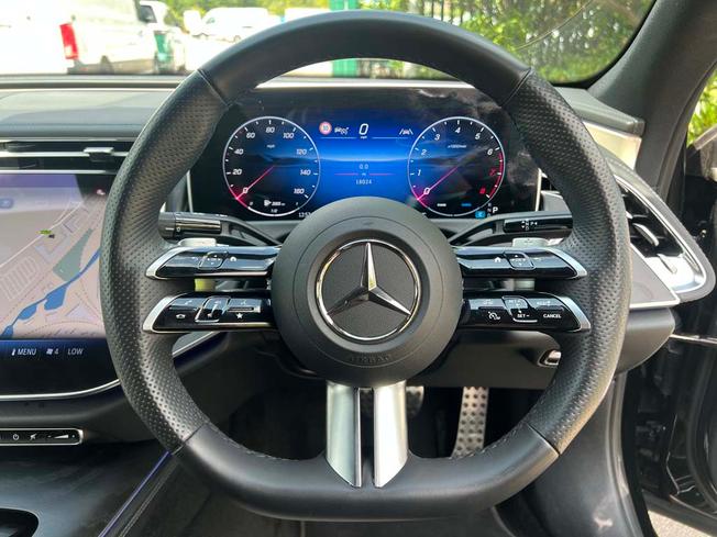 MERCEDES-BENZ E Class Photo 24