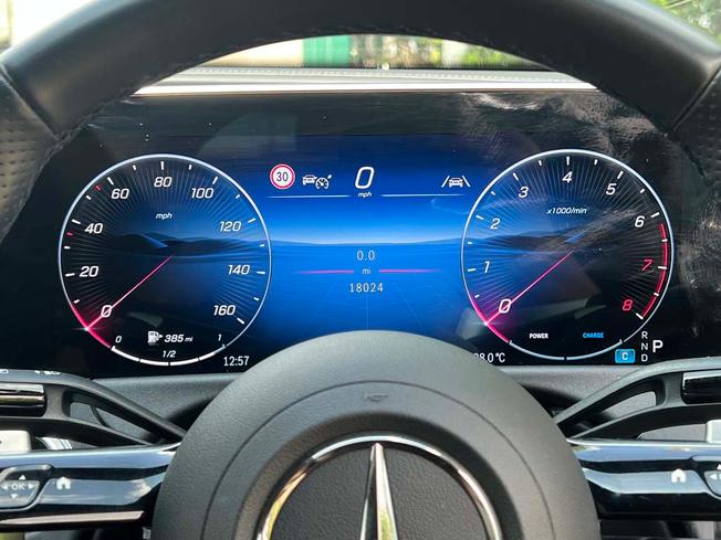 MERCEDES-BENZ E Class Photo 27