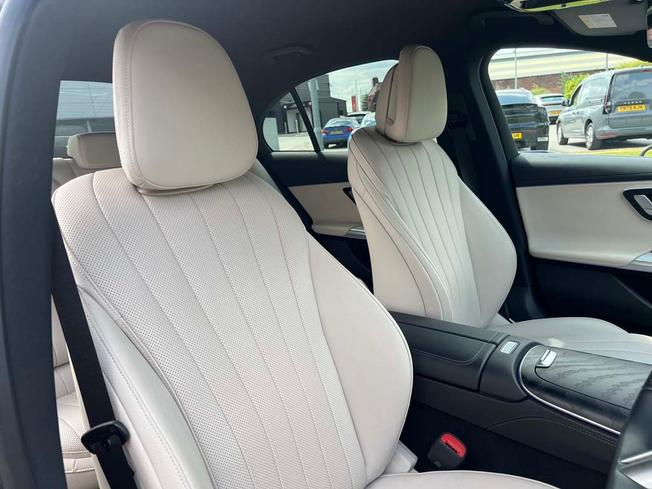 MERCEDES-BENZ E Class Photo 36