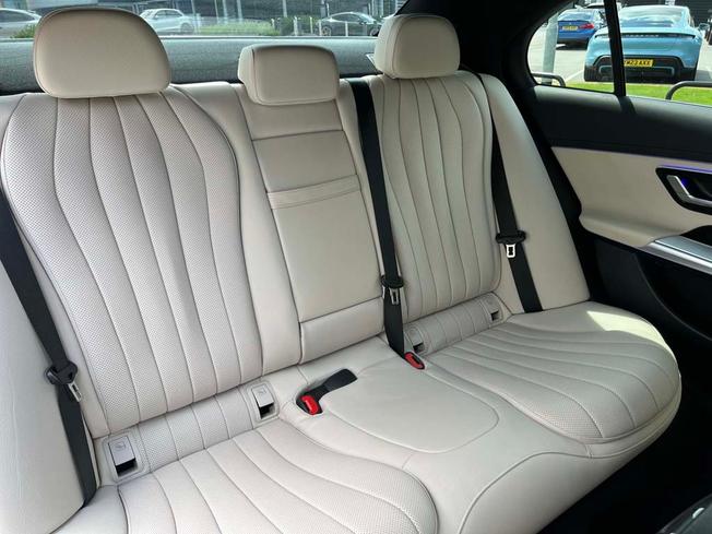 MERCEDES-BENZ E Class Photo 39