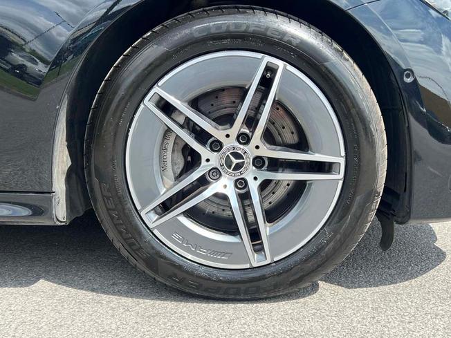 MERCEDES-BENZ E Class Photo 6