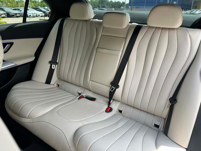 MERCEDES-BENZ E Class Photo 8