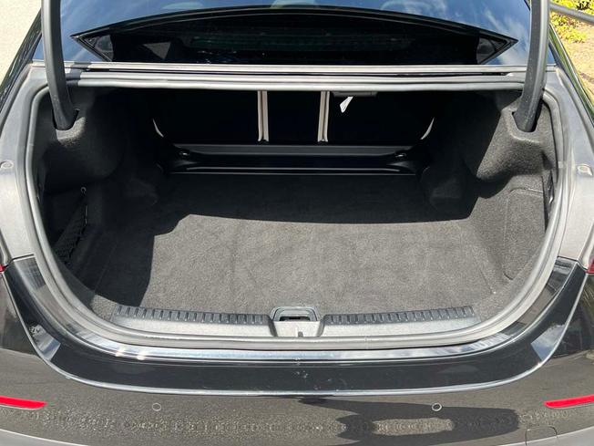 MERCEDES-BENZ E Class Photo 9
