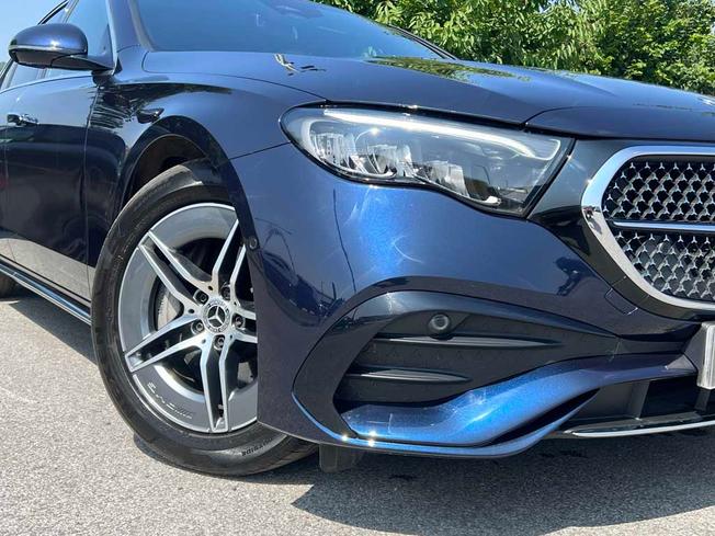 MERCEDES-BENZ E Class Photo 12