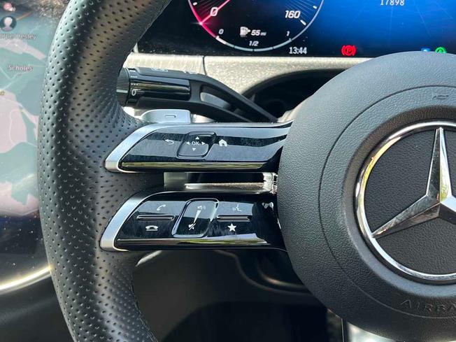 MERCEDES-BENZ E Class Photo 22