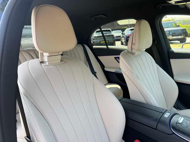 MERCEDES-BENZ E Class Photo 39