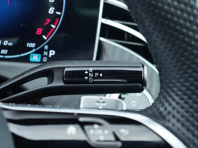 MERCEDES-BENZ E Class Photo 14