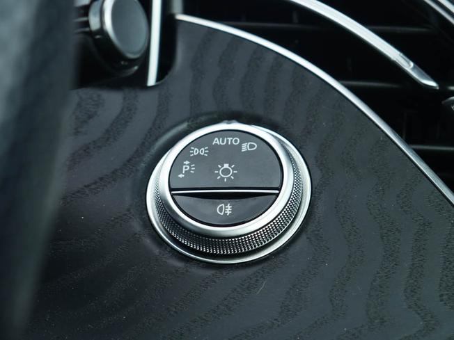 MERCEDES-BENZ E Class Photo 15