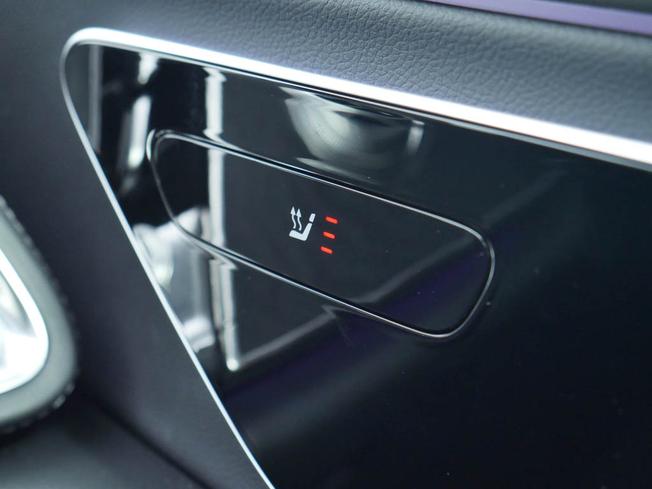 MERCEDES-BENZ E Class Photo 18