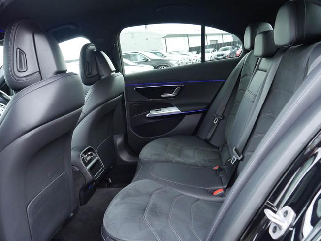 MERCEDES-BENZ E Class Photo 20