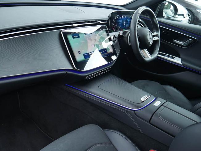 MERCEDES-BENZ E Class Photo 3