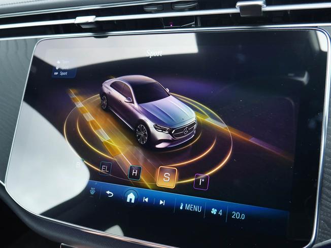 MERCEDES-BENZ E Class Photo 33