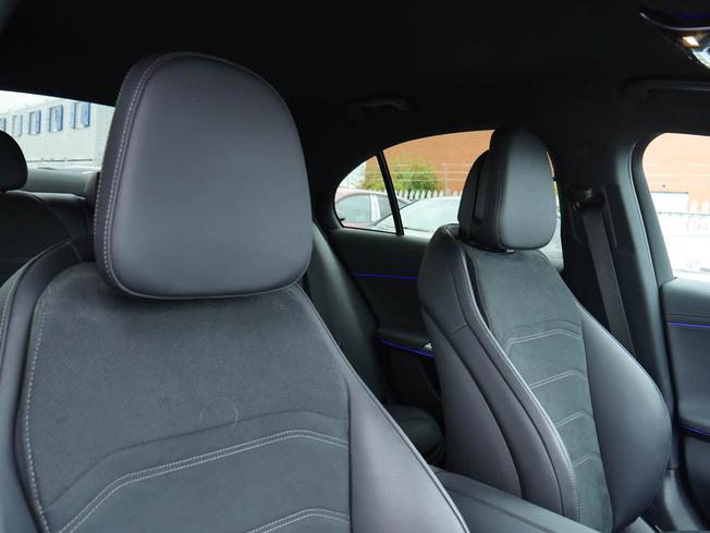 MERCEDES-BENZ E Class Photo 38