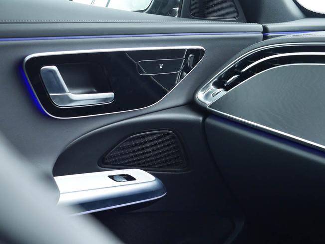 MERCEDES-BENZ E Class Photo 46