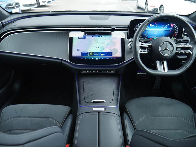 MERCEDES-BENZ E Class Photo 5