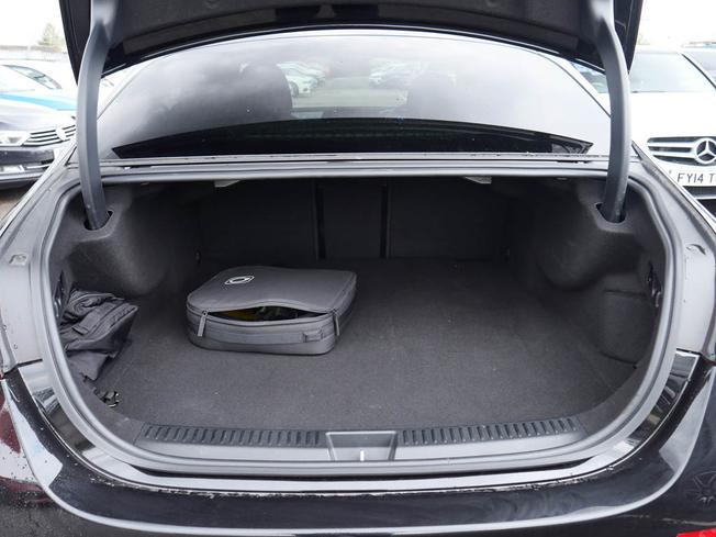 MERCEDES-BENZ E Class Photo 9