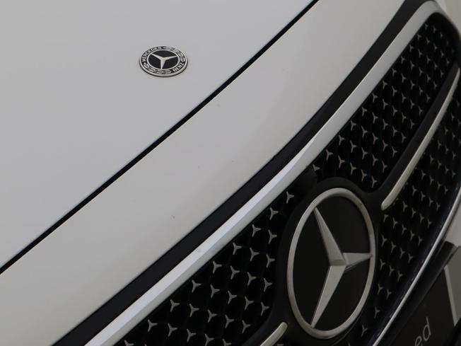 MERCEDES-BENZ E Class Photo 17