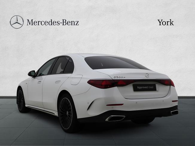 MERCEDES-BENZ E Class Photo 2