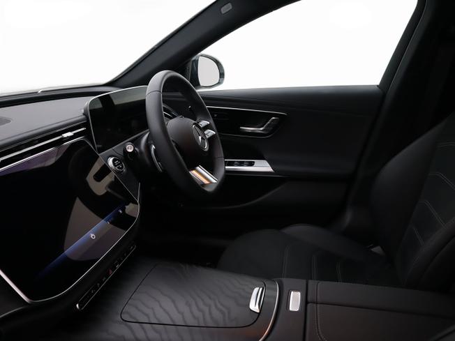 MERCEDES-BENZ E Class Photo 20