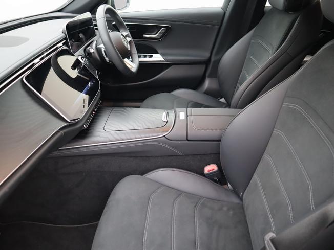 MERCEDES-BENZ E Class Photo 22