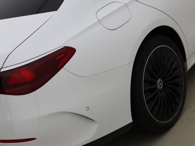 MERCEDES-BENZ E Class Photo 26