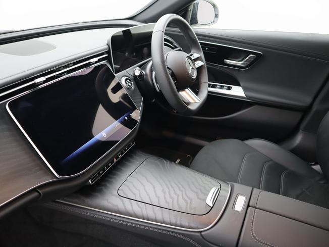 MERCEDES-BENZ E Class Photo 3