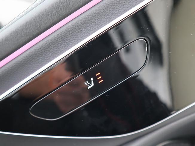 MERCEDES-BENZ E Class Photo 42