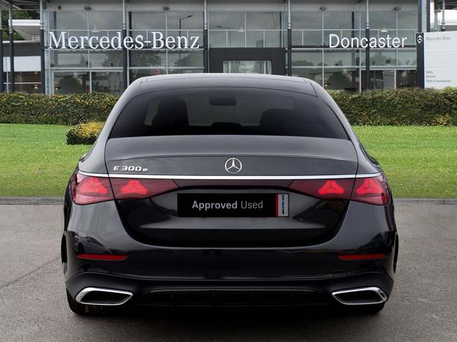 MERCEDES-BENZ E Class Photo 11