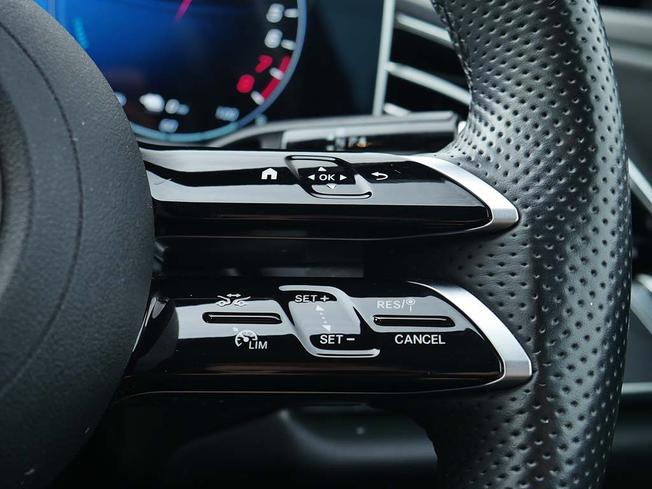 MERCEDES-BENZ E Class Photo 14