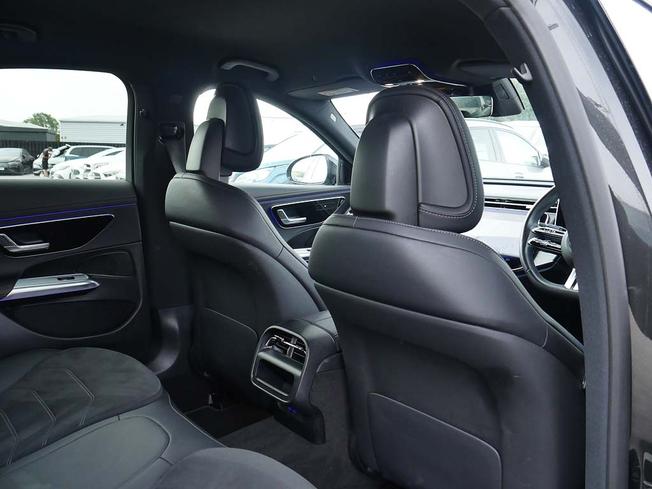 MERCEDES-BENZ E Class Photo 38