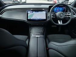 MERCEDES-BENZ E Class Photo 5