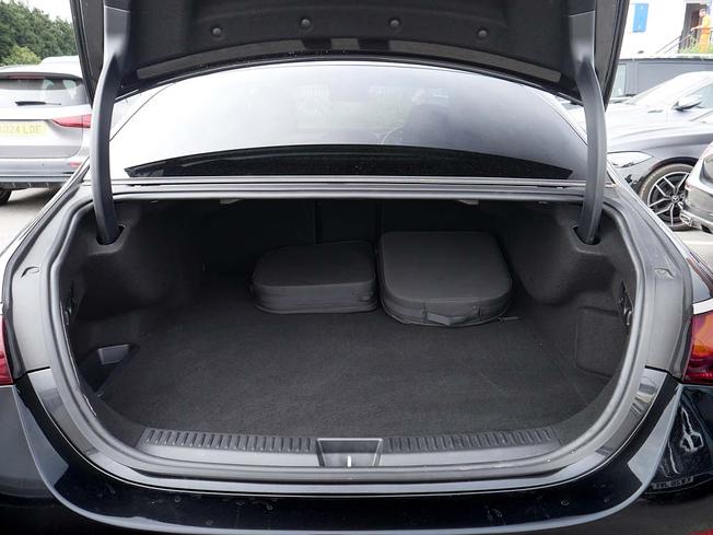 MERCEDES-BENZ E Class Photo 9