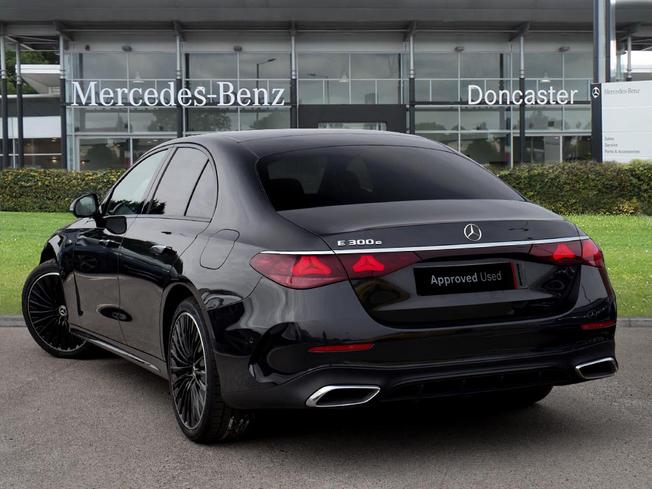 MERCEDES-BENZ E Class Photo 2