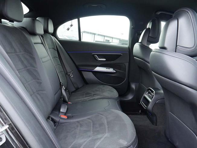 MERCEDES-BENZ E Class Photo 37