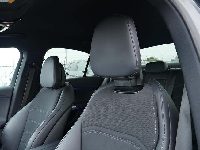MERCEDES-BENZ E Class Photo 49