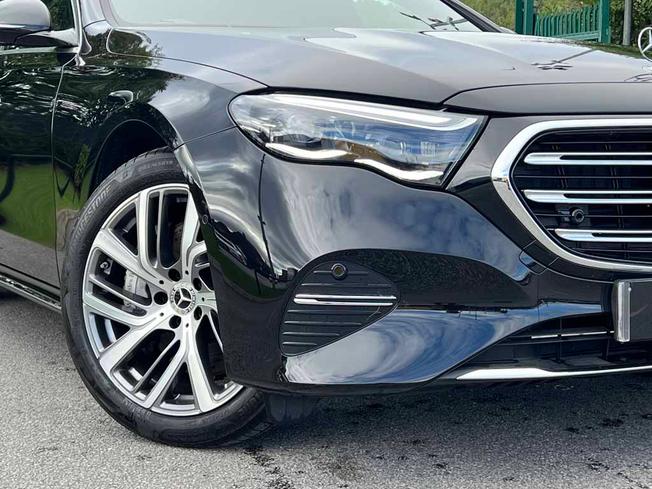 MERCEDES-BENZ E Class Photo 12
