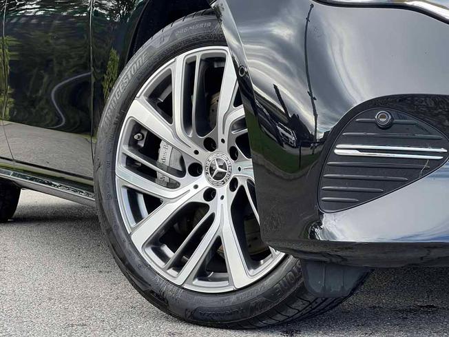 MERCEDES-BENZ E Class Photo 16