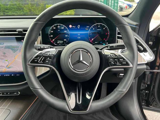 MERCEDES-BENZ E Class Photo 24