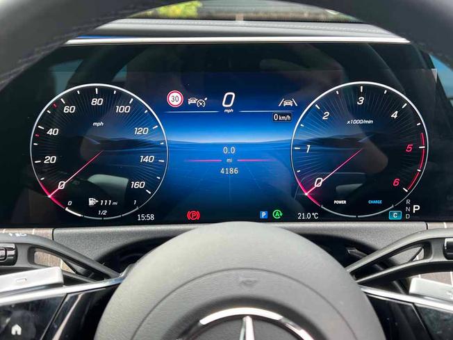 MERCEDES-BENZ E Class Photo 27