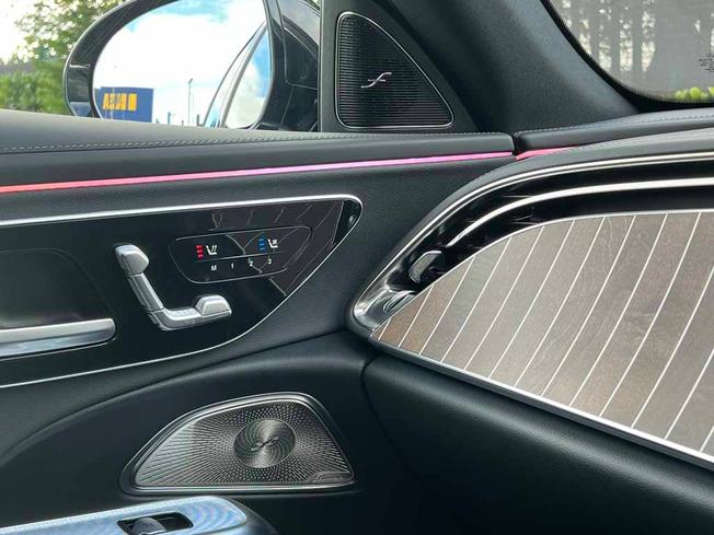 MERCEDES-BENZ E Class Photo 42