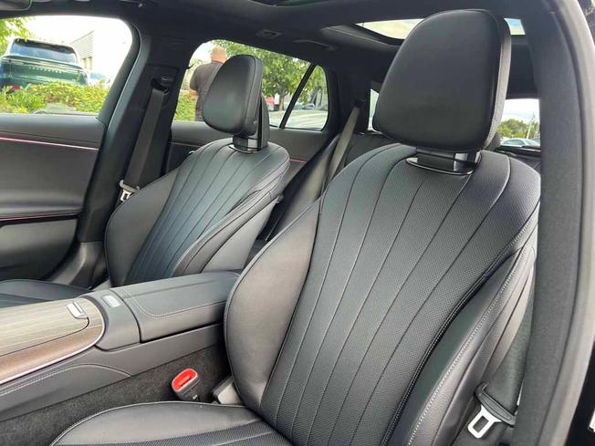 MERCEDES-BENZ E Class Photo 48