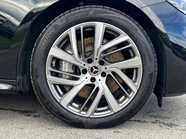 MERCEDES-BENZ E Class Photo 6