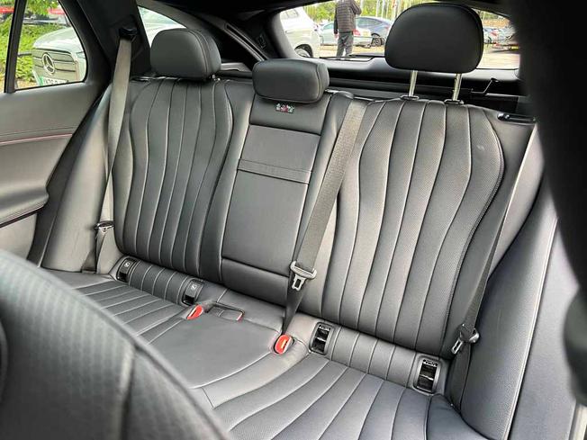 MERCEDES-BENZ E Class Photo 8